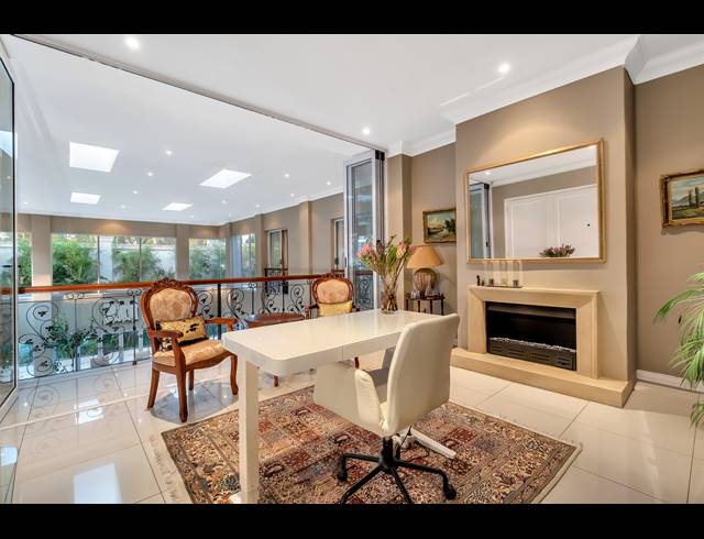 7 BEDROOM HOUSE FOR SALE IN BRYANSTON